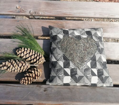 Foglie in grigio 30x30 tessuto misto cotone con finestra a cuore trasparente